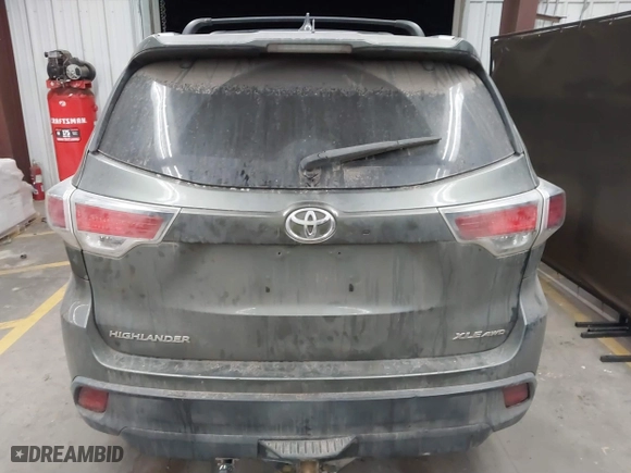 2014 Toyota Highlander XLE with VIN 5TDJKRFH1ES025381, listed as a IAAI auction lot 41494104 with 187,588 mi miles. Bid and sale history available at carsss.com. Image 16.