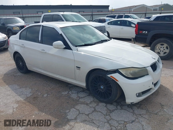 2011 BMW 3 Series 328i xDrive with VIN WBAPK7C54BA970601, listed as a IAAI auction lot 41893561 with 183,043 mi miles. Bid and sale history available at carsss.com. Image 1.
