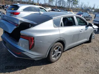 2025 Kia K4 LXS with VIN 3KPFT4DE8SE006962, listed as a IAAI auction lot 41914454 with 2,943 mi miles. Bid and sale history available at carsss.com. Image 4.