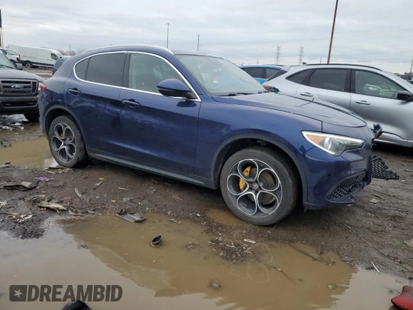 2019 Alfa Romeo Stelvio Ti with VIN ZASPAKBN4K7C58880, listed as a Copart auction lot 49688885 with 43,764 mi miles and Clean title. Bid and sale history available at DreamBid. Image 4.
