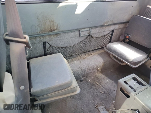 1993 Ford Ranger STX z VIN 1FTCR14U8PPA18186, wystawiony jako Copart lot #58465675 z przebiegiem 83 813 mil mil oraz Czysty tytuł • Clean title. Historia ofert i sprzedaży dostępna na DreamBid. Obrazek 10.