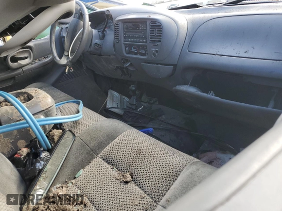 2001 Ford F-150 XL with VIN 2FTRF18W41CA92745, listed as a Copart auction lot 50587515 with Not provided miles and Salvage title. Bid and sale history available at DreamBid. Image 8.