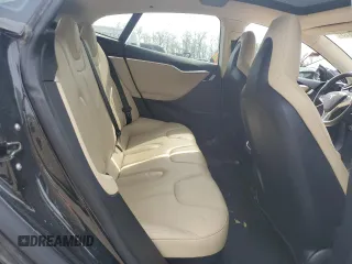 2013 Tesla Model S z VIN 5YJSA1CN8DFP22679, wystawiony jako Copart lot #51812615 z przebiegiem 1 211 mil mil oraz Czysty tytuł • Clean title. Historia ofert i sprzedaży dostępna na DreamBid. Obrazek 10.