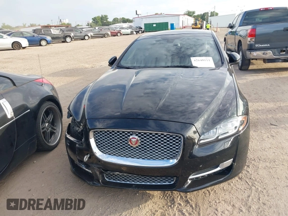 2016 Jaguar XJ Portfolio z VIN SAJWA2G7XG8W02522, wystawiony jako IAAI lot #42648111 z przebiegiem 83 701 mil mil oraz . Historia ofert i sprzedaży dostępna na DreamBid. Obrazek 12.