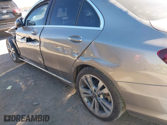 2019 Mercedes-Benz C 300 with VIN 55SWF8DB5KU308237, listed as a IAAI auction lot 41865845 with 80,975 mi miles and . Bid and sale history available at DreamBid. Image 18.