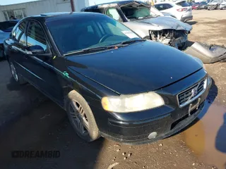 2007 Volvo S60 2.5L Turbo with VIN YV1RS592972610278, listed as a IAAI auction lot 41802768 with 80,455 mi miles. Bid and sale history available at carsss.com. Image 1.