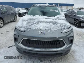 2025 Buick Encore GX Sport Touring с VIN KL4AMDSL2SB028827, выставлен на аукционе Copart как лот 46407335 с пробегом 5 901 миль миль и Списание • Salvage title. История ставок и продаж доступна на DreamBid. Изображение 5.