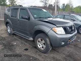 2008 Nissan Pathfinder S z VIN 5N1AR18B58C666024, wystawiony jako IAAI lot #42221754 z przebiegiem 113 761 mil mil oraz . Historia ofert i sprzedaży dostępna na DreamBid. Obrazek 1.