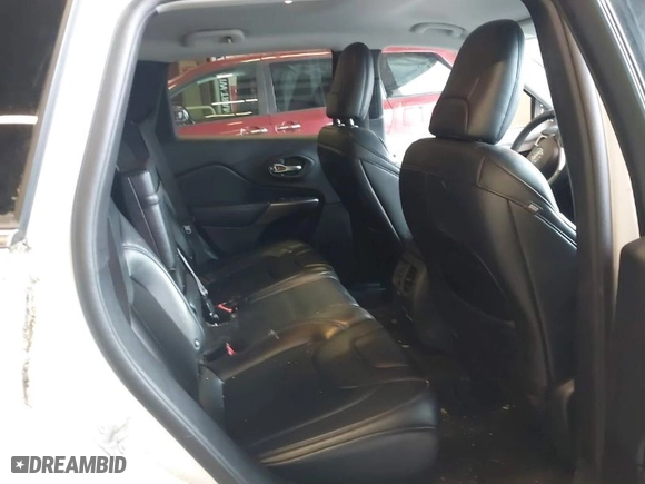 2019 Jeep Cherokee Latitude Plus with VIN 1C4PJLLB3KD186834, listed as a IAAI auction lot 41657829 with 94,212 mi miles. Bid and sale history available at carsss.com. Image 8.