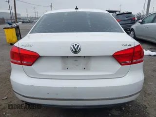 2015 Volkswagen Passat 1.8T SE w/Sunroof & Nav with VIN 1VWBT7A31FC043798, listed as a IAAI auction lot 42108289 with 132,442 mi miles. Bid and sale history available at carsss.com. Image 17.