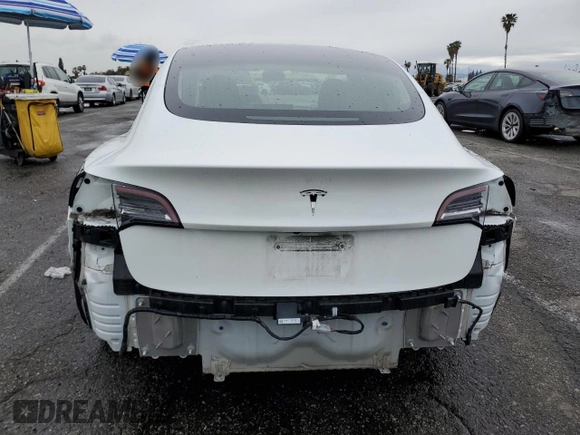 2019 Tesla Model 3 Mid Range z VIN 5YJ3E1EA3KF337854, wystawiony jako Copart lot #48472855 z przebiegiem 113 562 mil mil oraz Szkoda całkowita • Salvage title. Historia ofert i sprzedaży dostępna na DreamBid. Obrazek 6.