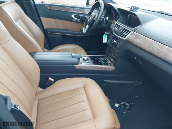 2013 Mercedes-Benz E-Class E 350 Luxury with VIN WDDHF5KB2DA715641, listed as a IAAI auction lot 41598326 with 89,060 mi miles. Bid and sale history available at carsss.com. Image 5.
