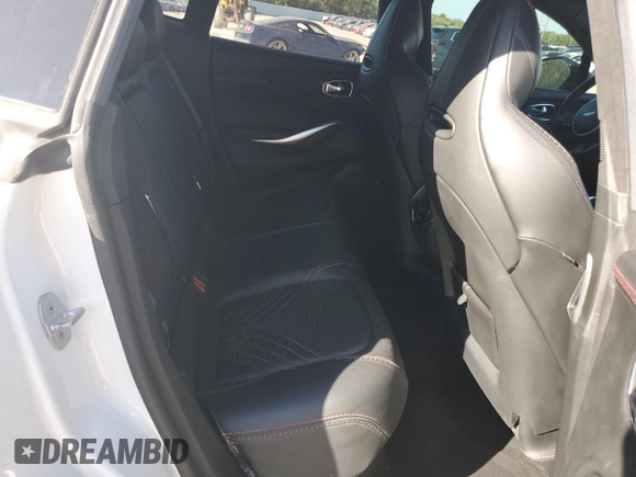 2021 Aston Martin DBX z VIN SCFVUJAW8MTV02134, wystawiony jako Copart lot #72456004 z przebiegiem Nie podano mil oraz Szkoda całkowita • Salvage title. Historia ofert i sprzedaży dostępna na DreamBid. Obrazek 11.