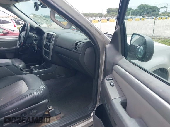 2005 Mercury Mountaineer Convenience с VIN 4M2DU86K75UJ07554, выставлен на аукционе IAAI как лот 42645755 с пробегом 131 910 миль миль и . История ставок и продаж доступна на DreamBid. Изображение 5.