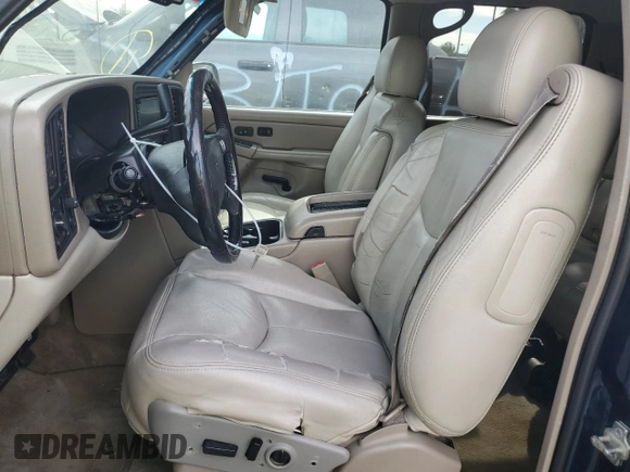 2006 Chevrolet Suburban Z71 with VIN 3GNFK16Z76G121572, listed as a Copart auction lot 52029065 with 170,305 mi miles and Salvage Title. Bid and sale history available at carsss.com. Image 7.