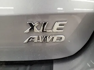 2018 Toyota Sienna XLE with VIN 5TDDZ3DC9JS197486, listed as a IAAI auction lot 41965746 with 83,309 mi miles. Bid and sale history available at carsss.com. Image 1.