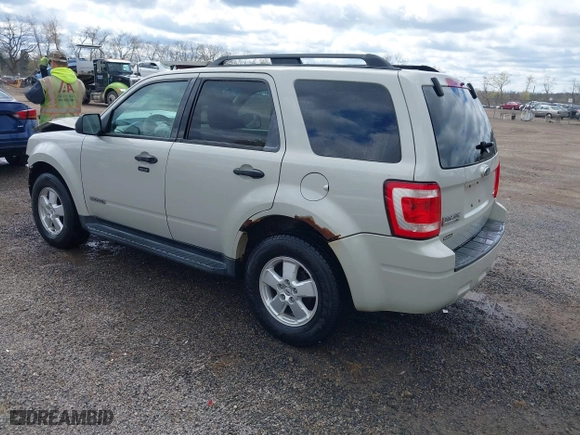 2008 Ford Escape XLT with VIN 1FMCU93ZX8KB33764, listed as a IAAI auction lot 42037456 with 195,047 mi miles. Bid and sale history available at carsss.com. Image 3.