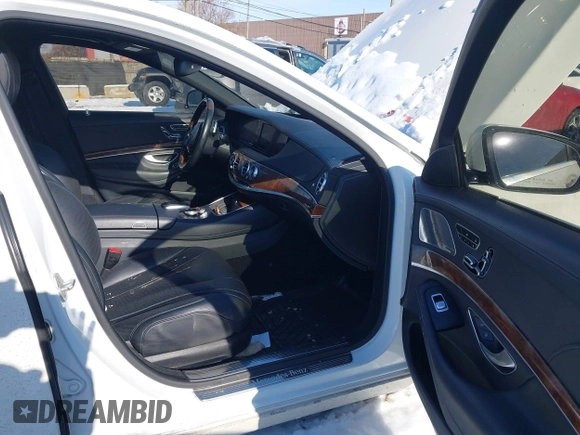 2016 Mercedes-Benz S 550 z VIN WDDUG8FB3GA217511, wystawiony jako IAAI lot #41329788 z przebiegiem 112 210 mil mil oraz . Historia ofert i sprzedaży dostępna na DreamBid. Obrazek 5.