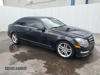 2014 Mercedes-Benz C 250 Sport z VIN WDDGF4HB7EA936280, wystawiony jako Copart lot #62165085 z przebiegiem 121 498 mil mil oraz Czysty tytuł • Clean title. Historia ofert i sprzedaży dostępna na DreamBid. Obrazek 4.