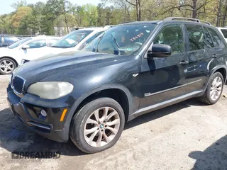 2007 BMW X5 3.0si z VIN 4USFE43597LY80810, wystawiony jako IAAI lot #41940471 z przebiegiem 217 754 mil mil oraz . Historia ofert i sprzedaży dostępna na DreamBid. Obrazek 2.