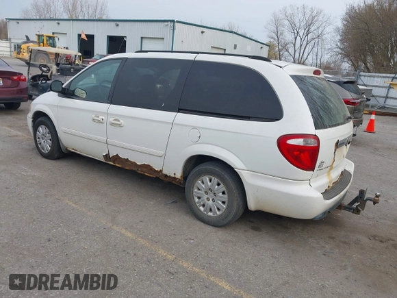 2006 Chrysler Town & Country LX z VIN 2A4GP44R06R897517, wystawiony jako IAAI lot #42068514 z przebiegiem 214 060 mil mil oraz . Historia ofert i sprzedaży dostępna na DreamBid. Obrazek 3.