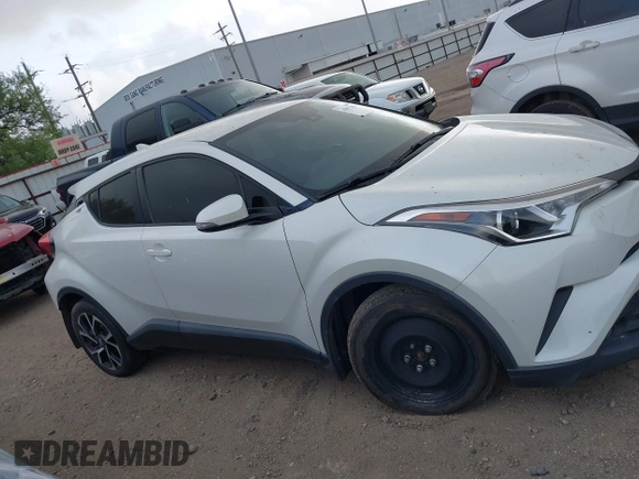 2018 Toyota C-HR XLE z VIN JTNKHMBX4J1001128, wystawiony jako IAAI lot #41957363 z przebiegiem 108 233 mil mil oraz . Historia ofert i sprzedaży dostępna na DreamBid. Obrazek 13.