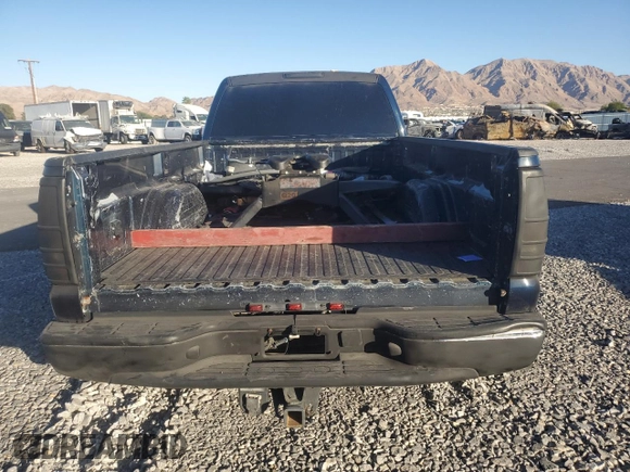 2005 GMC Sierra 1500 with VIN 1GTJC33255F907583, listed as a Copart auction lot 77574284 with Not Provided miles and Clean Title. Bid and sale history available at DreamBid. Image 6.