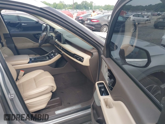 2020 Lincoln Aviator Reserve with VIN 5LM5J7XC8LGL32204, listed as a IAAI auction lot 42406158 with 83,227 mi miles and . Bid and sale history available at DreamBid. Image 5.
