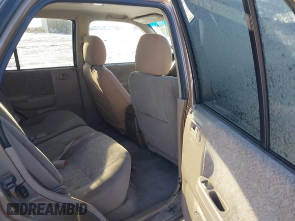 2002 Isuzu Rodeo with VIN 4S2DM58W824320291, listed as a IAAI auction lot 41385761 with 177,441 mi miles. Bid and sale history available at carsss.com. Image 8.