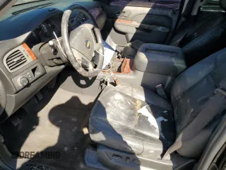 2010 Chevrolet Avalanche LTZ with VIN 3GNNCGE04AG250747, listed as a Copart auction lot 48952615 with 142,136 mi miles and Salvage Title. Bid and sale history available at DreamBid. Image 7.