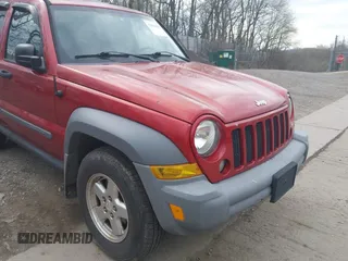 2006 Jeep Liberty Sport with VIN 1J4GL48KX6W137241, listed as a IAAI auction lot 42048621 with 83,523 mi miles and . Bid and sale history available at carsss.com. Image 6.
