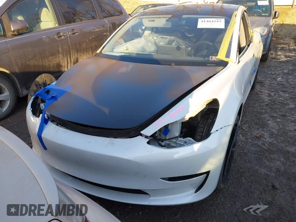 2023 Tesla Model 3 z VIN 5YJ3E1EAXPF584537, wystawiony jako IAAI lot #41464243 z przebiegiem 33 229 mil mil oraz . Historia ofert i sprzedaży dostępna na DreamBid. Obrazek 13.