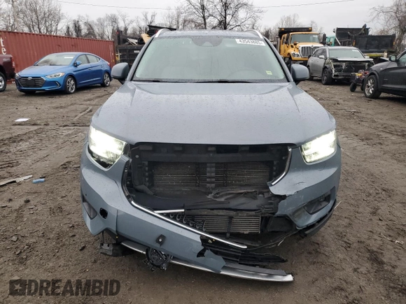2021 Volvo XC40 Momentum with VIN YV4162UK9M2446794, listed as a Copart auction lot 43543885 with 67,921 mi miles and Salvage Title. Bid and sale history available at DreamBid. Image 5.
