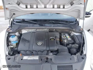 2012 Volkswagen Beetle 2.5L PZEV with VIN 3VWJP7AT9CM602606, listed as a IAAI auction lot 41503442 with 1 mi miles. Bid and sale history available at carsss.com. Image 10.