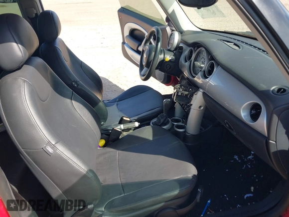 2006 MINI Hardtop with VIN WMWRC33506TK17012, listed as a IAAI auction lot 42076648 with 101,852 mi miles and . Bid and sale history available at DreamBid. Image 5.