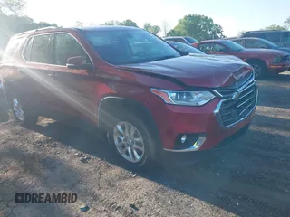 2018 Chevrolet Traverse LT Cloth z VIN 1GNERGKW8JJ148969, wystawiony jako IAAI lot #42044856 z przebiegiem 102 389 mil mil oraz . Historia ofert i sprzedaży dostępna na DreamBid. Obrazek 1.