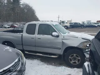 2002 Toyota Tundra SR5 with VIN 5TBBT44182S302560, listed as a IAAI auction lot 41371071 with 230,800 mi miles. Bid and sale history available at carsss.com. Image 13.