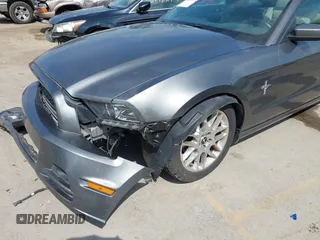 2014 Ford Mustang V6 с VIN 1ZVBP8AM5E5288545, выставлен на аукционе IAAI как лот 42494613 с пробегом 80 897 миль миль и . История ставок и продаж доступна на DreamBid. Изображение 19.