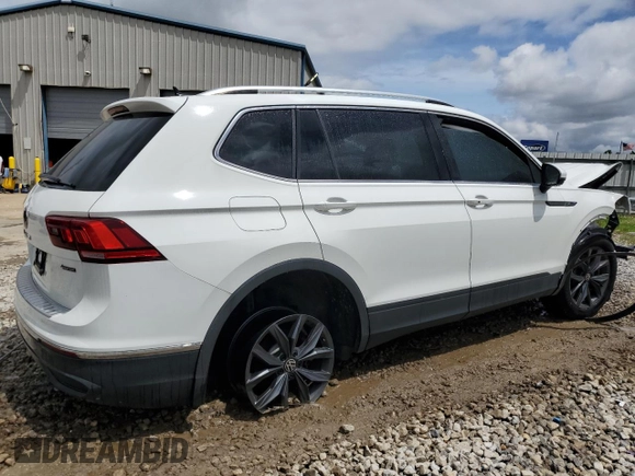 2022 Volkswagen Tiguan SE with VIN 3VV2B7AX3NM133607, listed as a Copart auction lot 54736125 with 25,951 mi miles and Salvage title. Bid and sale history available at DreamBid. Image 3.