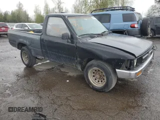 1995 Toyota Pickup with VIN JT4RN81AXS5201652, listed as a Copart auction lot 50661685 with 231,649 mi miles and Salvage title. Bid and sale history available at DreamBid. Image 4.