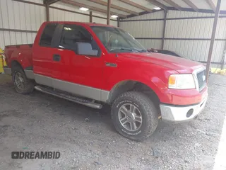2007 Ford F-150 XLT z VIN 1FTPX04597KB14853, wystawiony jako IAAI lot #42581346 z przebiegiem 159 071 mil mil oraz . Historia ofert i sprzedaży dostępna na DreamBid. Obrazek 1.
