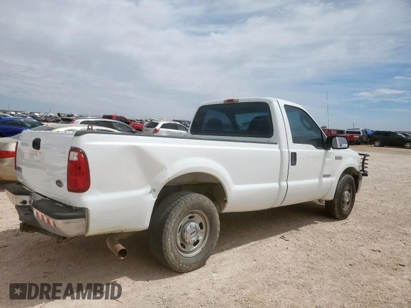 2005 Ford F-250 XL with VIN 1FTSF20P65EB37695, listed as a Copart auction lot 55752885 with 238,436 mi miles and Clean title. Bid and sale history available at DreamBid. Image 3.