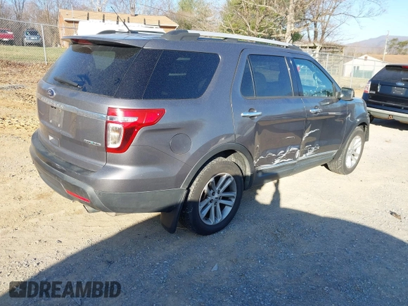 2013 Ford Explorer XLT with VIN 1FM5K7D84DGA86611, listed as a IAAI auction lot 41765690 with 189,794 mi miles. Bid and sale history available at carsss.com. Image 4.
