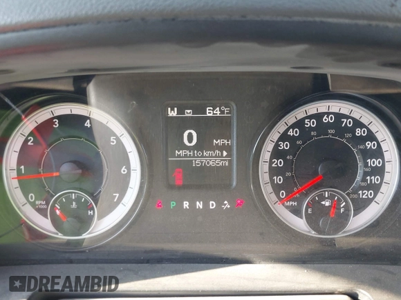 2019 Ram 1500 Tradesman z VIN 1C6RR6FG1KS514958, wystawiony jako IAAI lot #42200200 z przebiegiem 157 065 mil mil oraz . Historia ofert i sprzedaży dostępna na DreamBid. Obrazek 7.