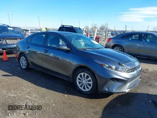 2022 Kia Forte LXS z VIN 3KPF24AD8NE441659, wystawiony jako IAAI lot #38457887 z przebiegiem 63 884 mil mil oraz . Historia ofert i sprzedaży dostępna na DreamBid. Obrazek 1.