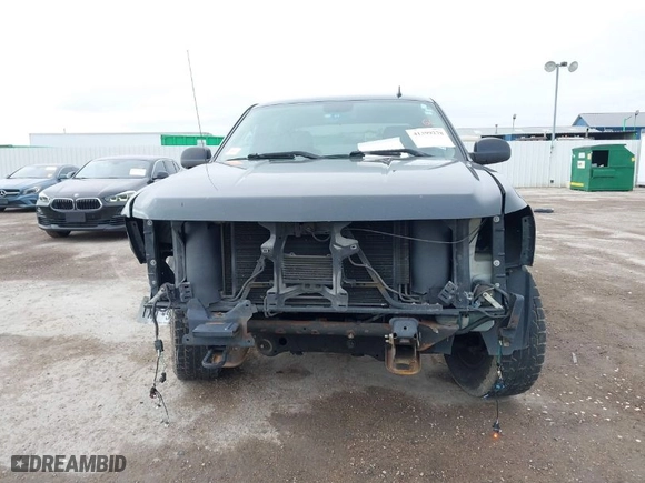2010 Chevrolet Silverado 1500 LT with VIN 3GCRKSE38AG126152, listed as a IAAI auction lot 41399278 with 246,192 mi miles. Bid and sale history available at carsss.com. Image 6.
