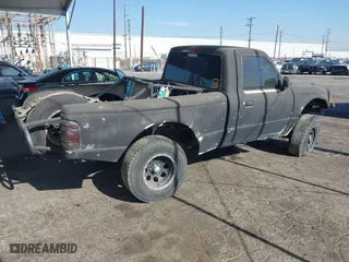 2004 Ford Ranger XL with VIN 1FTYR10D94PB31121, listed as a IAAI auction lot 41049276 with 178,294 mi miles. Bid and sale history available at carsss.com. Image 4.