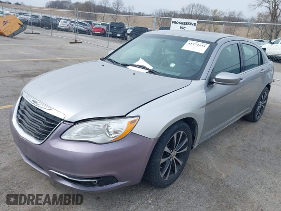 2014 Chrysler 200 Limited with VIN 1C3CCBCG6EN136043, listed as a IAAI auction lot 41974434 with 169,184 mi miles. Bid and sale history available at carsss.com. Image 18.