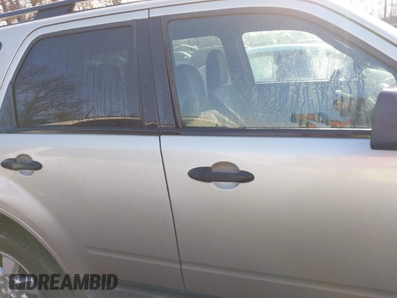 2011 Ford Escape XLT with VIN 1FMCU0D79BKA75629, listed as a IAAI auction lot 41522808 with 189,494 mi miles. Bid and sale history available at carsss.com. Image 13.