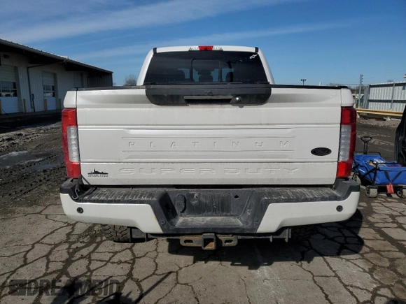 2017 Ford F-350 Platinum with VIN 1FT8W3BT2HEF08950, listed as a Copart auction lot 44521175 with 113,237 mi miles and Salvage Title. Bid and sale history available at DreamBid. Image 6.